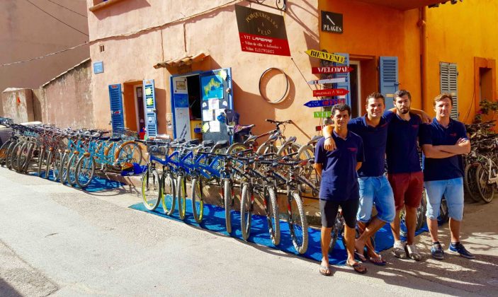 Porquerolles à vélo location de vélos île de porquerolles parc national