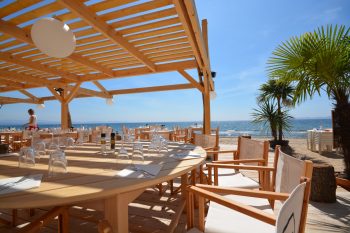 Restaurant de plage Le Petit Bain l’Ayguade le port d’Hyères