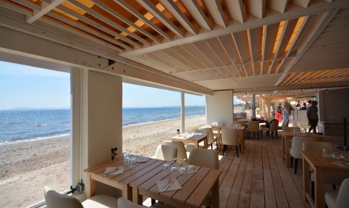 Restaurant de plage Le Petit Bain l’Ayguade le port d’Hyères